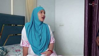 Blinkit tukang ojol nyukur bulu memek hijab bhabhi terus digenjot sampe meraung-raung.