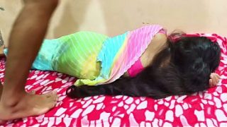 Cewek India digebukin di kamar tidur, sampe minta ampun.