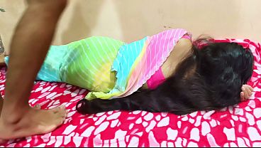 Cewek India digebukin di kamar tidur, sampe minta ampun.