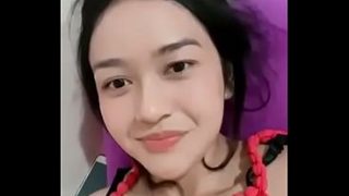 Cewek perawan Indonesia goyang live IG, bikin makin pengen
