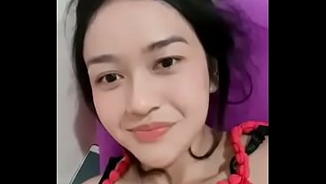 Cewek perawan Indonesia goyang live IG, bikin makin pengen