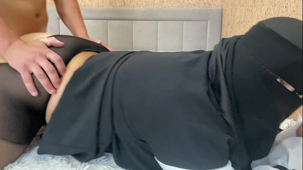 Arab MILF duduk di kontol gue dan gue crot di memek sempitnya