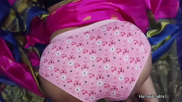 Bikin ngilu, nafsu bercinta bhabhi India desi yang bikin meleleh.