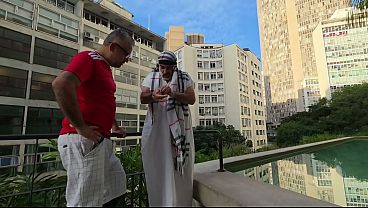 SHEIK ÁRABE DESEMBARCANDO NO BRASIL NA COPA DO MUNDO, ELE JUNTO COM O GUIA TURÍSTICO PEGARAM AS TORCEDORAS BRASILEIRAS NO HOTEL, LEVARAM PRO QUARTO E METERAM ATÉ O CUZINHO DAS VAGABUNDAS, COMPLETO NO RED