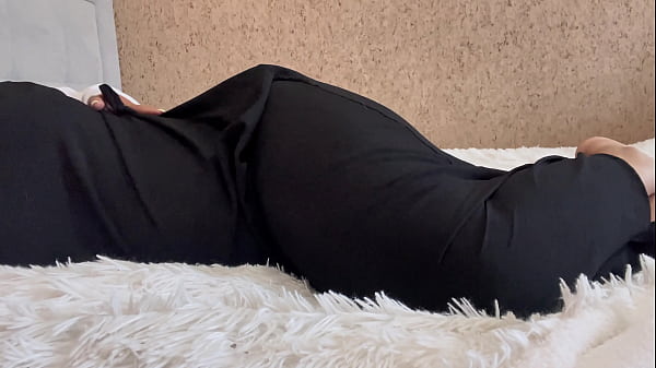 Gadis arab belia, tanpa celana dalam, bikin ngiler.