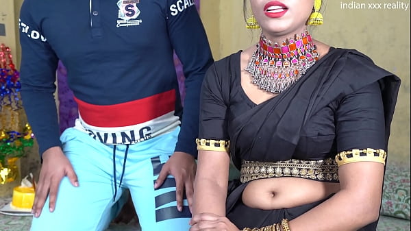 Ibu tiri India XXX ngentot di ulang tahun XXX gaya desi
