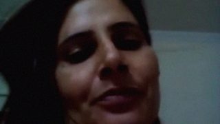 Selfie bugil penuh, goyang-goyang memek basah, desi montok siap dimainin
