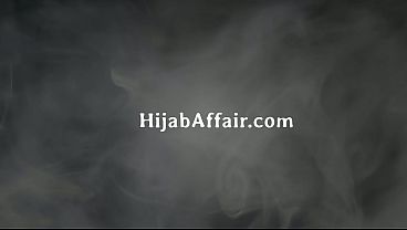 HR Cewek Arab Digilir Kolega-Kolega di Kantor, Mulus Banget!