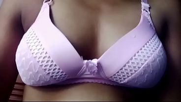 Malam ini, gadis India super hot siap bikin kamu nggak bisa tidur, penuh gairah dan misteri yang bikin ngiler.