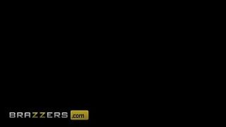 Ravyn Alexa di Brazzers, pantatnya digilas kontol besar, masuk XVPROMO di situs resmi biar dapet diskon murah.