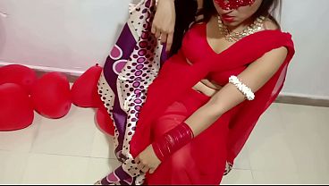 Baru Nikah, Istri India Berbaju Sari Merah Geboy Valentine Bareng Suami Desi – Ngewe Hot Full Hindi