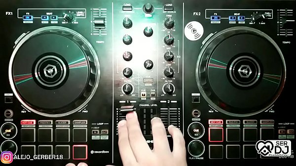 Live set DJ Alejo Gerber ngentot memek sampe muncrat