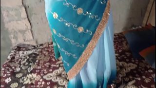 Ini dia, si kakak ipar desi India panas sama adik ipar lagi ngewe seru.