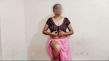 Bhabi garmi mein pati ko dhoka dekar apne debar ke bade lund ki sawari karti hai