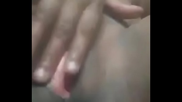 Ngentot jari cewek India Tamil baru, bikin makin basah!